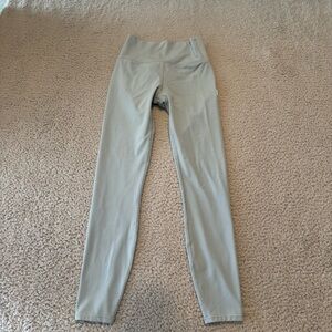 Vuori “All The Feels” 25”High-Rise Vintage Pistachio Leggings  Size XXS